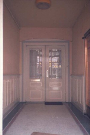 Altfresenburg: Gut: Herrenhaus: Innenansicht: Flur, Doppeltür