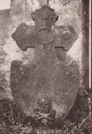 Kirche. Grabkreuz 1753