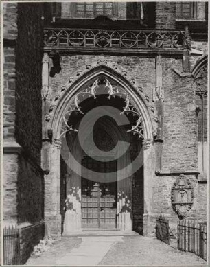 Südportal der katholischen Pfarrkirche Striegau