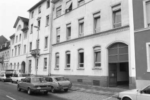 Übergangswohnheim für Spätaussiedler in den Gebäuden Kriegsstraße 124 - 126