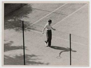 Anthony Eden spielt Tennis in Genf. Anthony Eden