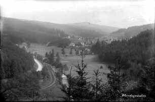 Blick zum Heyn-Hof mit Bahnlinie und neue Straße