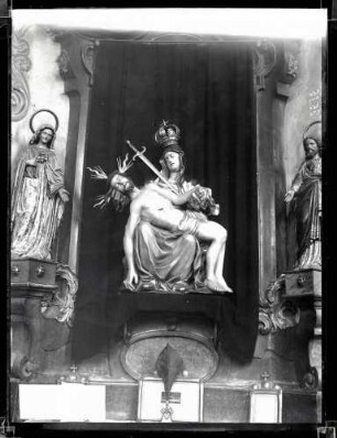 Kirche; Seitenaltar, Pieta´