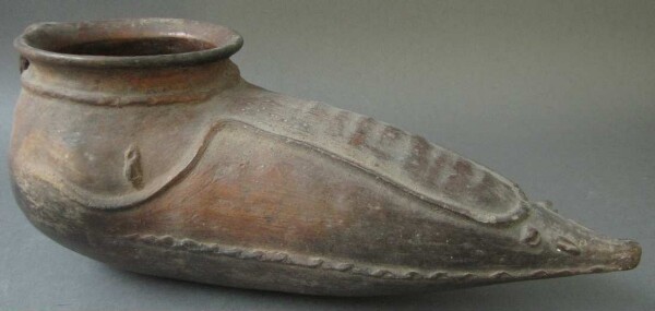 Clay shoe container