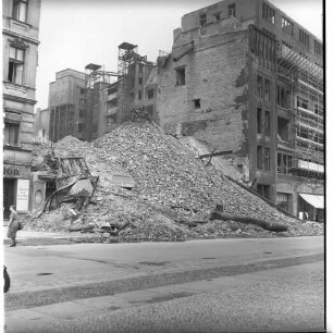 Negativ: Ruine, Ansbacher Straße 15, 1950