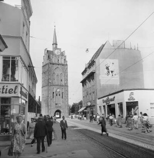 Rostock. Kröpeliner Tor. Straßenansicht