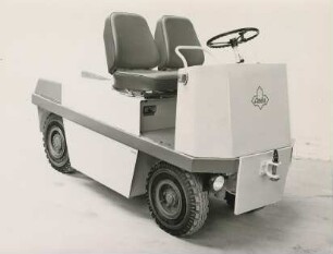 Jungheinrich Elektro-Schlepper für Gepäck und Pakete von Rolf Baum