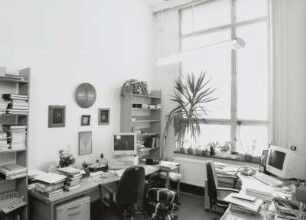 Arbeitsraum Erwerbung/Erschließung : Dresden-Südvorstadt, Zellescher Weg 19 (Andreas-Schubert-Bau der TU Dresden). Sächsische Landesbibliothek - Staats- und Universitätsbibliothek Dresden. Zweigbibliothek Physik/Psychologie. Arbeitsraum Erwerbung/Erschließung