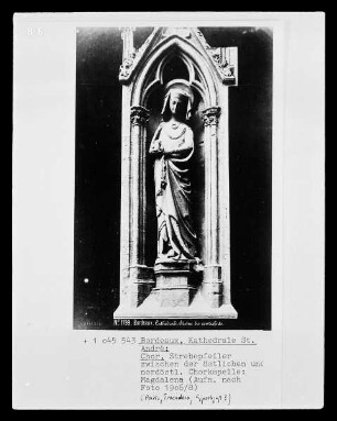 Bordeaux, Kathedrale Saint André, Chor, Strebepfeilerfigur: Die heilige Maria Magdalena