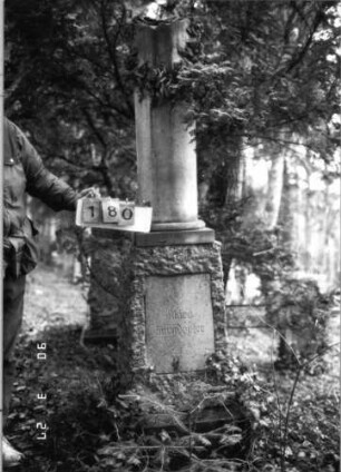 Grabstein 180 (neu: 723)