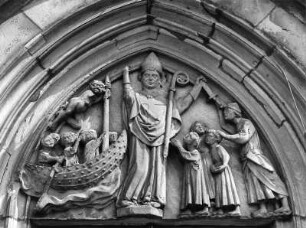 Tympanonrelief mit Heiligem Nikolaus : Tympanonrelief mit Heiligem Nikolaus (um 1320). Worms, Dom Sankt Peter, Nikolauskapelle