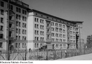 Neugebaute Wohnhäuser in der Windmühlenstraße
