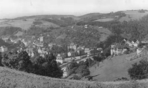 Glashütte. Stadtteilansicht mit Gleisanlagen