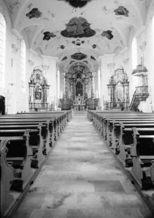 Herbolzheim: Renovierte Pfarrkirche; Innenraum; gesamt