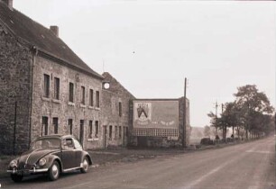 Aachen-Bildchen: belgische Sperrzone, Haus und Straße im Niemandsland