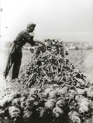 Lublin-Majdanek. Knochen von Häftlingen, die im faschistischen Konzentrationslager Majdanek ermordet wurden