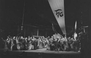 Szenenbilder aus der Oper "Turandot" von Giaccomo Puccini in der Inszenierung von Walter Felsenstein (musikal. Leitung: Václav Neumann, Bühnenbild und Kostüme: R. Heinrich). Komische Oper Berlin, 25.01.1958 : Mit Sigrid Ekkehard in der Titelpartie, Hermin Esser als Kalaf, Herbert Rössler als Timur, Erwin Wohlfahrt als Pang, Uwe Kreyssig als Ping, Werner Enders als Pong, Irmgard Arnold als Liu u. a.