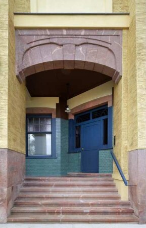 Villa Esche — Eingangsportal