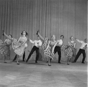 Staatliches Ensemble für sorbische Volkskultur. Auftritt der Tanzgruppe