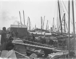 Am Hafen : Männer am Hafen