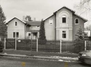 Radebeul, Eduard-Bilz-Straße 27. Villa (1877)