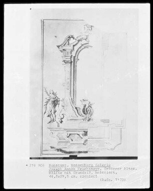 Größerer Altar (Hälfte mit Grundriß)