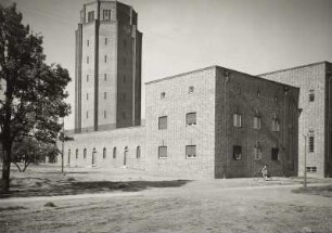 Halle, Wasserturm : Halle. Wasserturm Süd, Lutherplatz. Ansicht von Südwesten