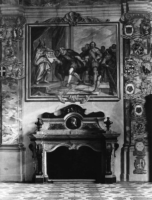 Klagenfurt. Landhaus (1739-1740; Ausmalung J. F. Fromiller). Großer Wappensaal. Kamin