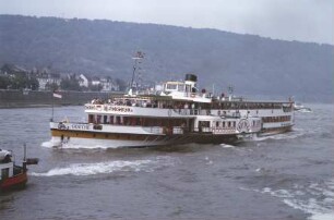 Raddampfer GOETHE auf Bergfahrt