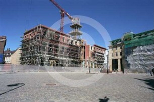 Bauarbeiten zum Wiederaufbau des alten Rathauses in Riga
