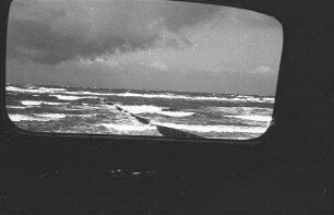 Ahrenshoop: Meer durch Autofenster