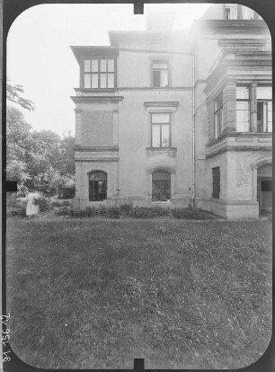Leipzig-Zentrum, Waldstraße 86. Villa "Mückenschlößchen" (1892; B. Richter). Straßenfront (Teilansicht)