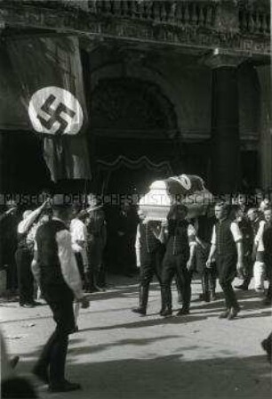 Beisetzung ermordeter "Volksdeutscher" in Pancevo