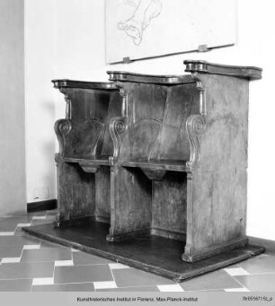 Kirchengestühl in Holz