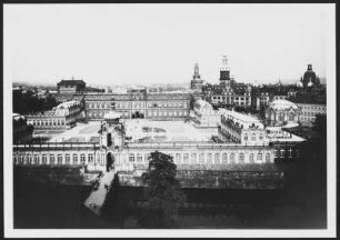 Dresden, Zwinger : Dresden-Altstadt. Zwinger (1709-1728; M. D. Pöppelmann, B. Permoser). Blick über den Zwingergraben nach Norden