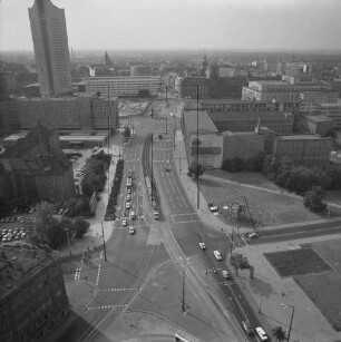 Grimmaischer Steinweg in Leipzig : Blick vom Johannisplatz Richtung Osten in die Innenstadt