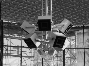 Lautsprecher-Deckenampel im Sächs. Landtag, 1993