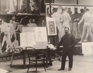 Der Maler Sascha Schneider in seinem Atelier