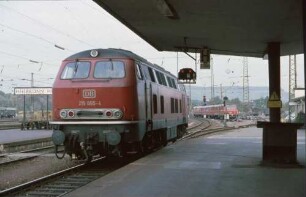 Heilbronn Lok 215 065 Bahnsteig elTw Baureihe 425 Gleissperrsignal