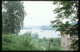 Potsdam, Glienicker Brücke,Potsdam, Park Babelsberg,Potsdam, Park Babelsberg Dampfmaschinenhaus : Blick vom Park auf Glienicker Brücke