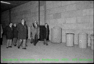 Besuch von Dr. jur. Bernhard Ditteney (Landrat des Landkreises Karlsruhe) am Kernforschungszentrum Karlsruhe (KfK)