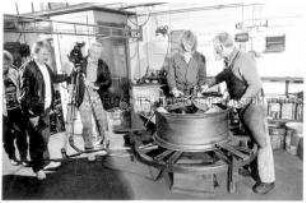 Menschen an einem Filmset (Altersgruppe 14-17)