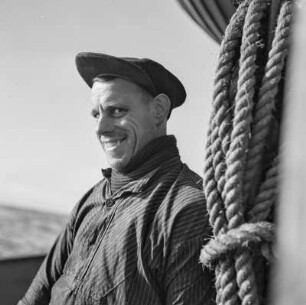 Männerportrait, Männer am Netz, Fischdampfer PC312 Tirol