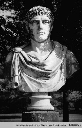 Kaiser Claudius, Kopf auf moderner Büste : Kaiser Claudius (Kopf)