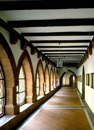 Ehemalige Stiftskirche Sankt Paul — Ehemaliges Stiftsgebäude