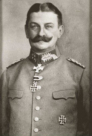 Böckmann, Alfred Hans von, Generalleutnant, Kommandierender General des XIV. Armeekorps, geboren am 29.09.1859 in Potsdam