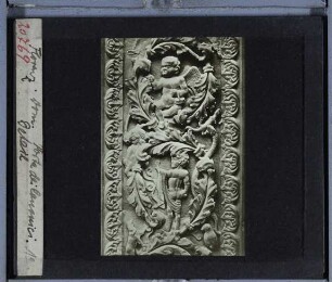 Florenz, S. Maria del Fiore (Dom) : Relief an der Südseite, Details des Gewändes