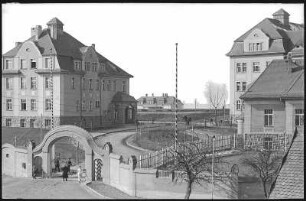 Leisnig. Haupteingang zur Kaserne