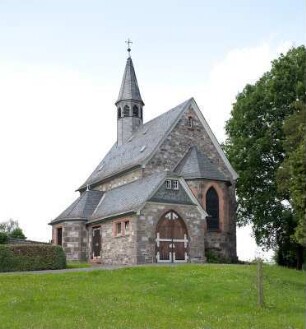 Friedhofskapelle und Friedhof Solms-Laubach; Laubach, Hungener Straße 15, In der langen Wiese