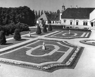 Schleißheim (Oberschleißheim). Neues Schloss. Schloßpark (1701/1726; E. Zuccalli) mit Blick zum Alten Schloß